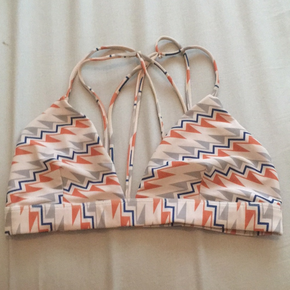 Acacia top ziggy